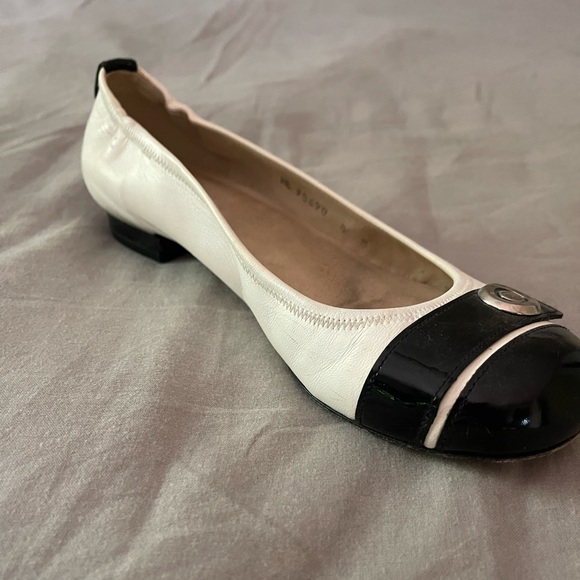 Stuart Weitzman flats - Picture 6 of 8